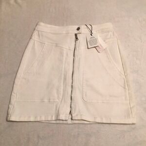 New womens jean Skirt size 25